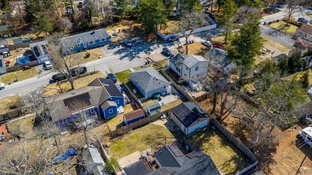 3 Hazel St, Wareham, MA 02571