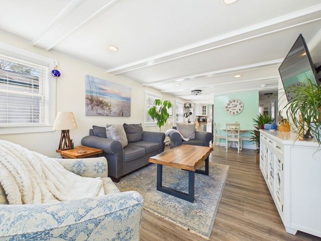 3 Hazel St, Wareham, MA 02571