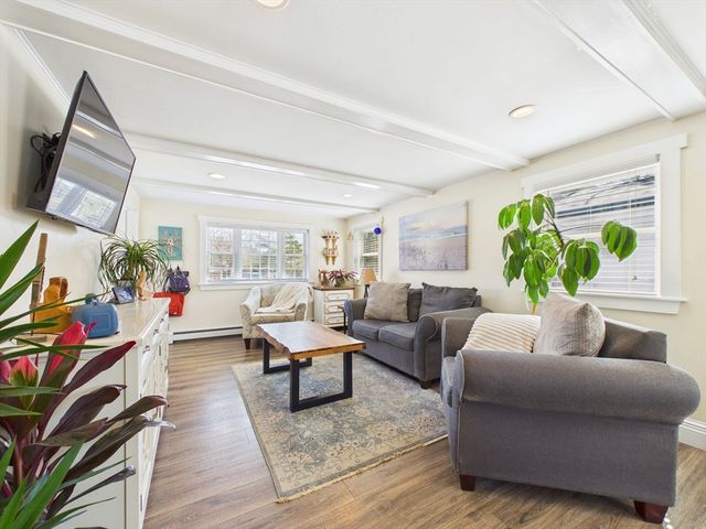 3 Hazel St, Wareham, MA 02571