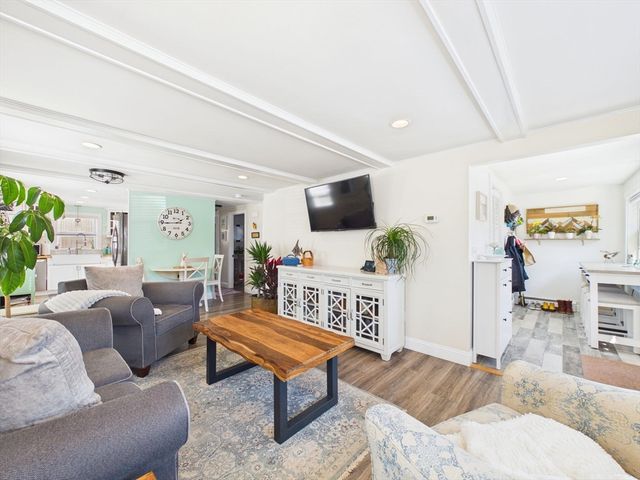 3 Hazel St, Wareham, MA 02571