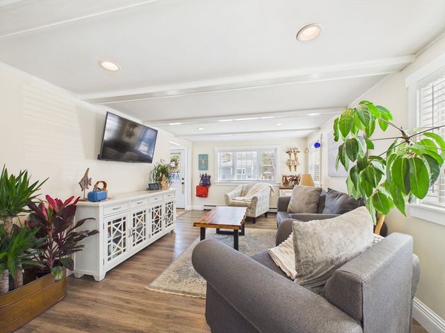 3 Hazel St, Wareham, MA 02571