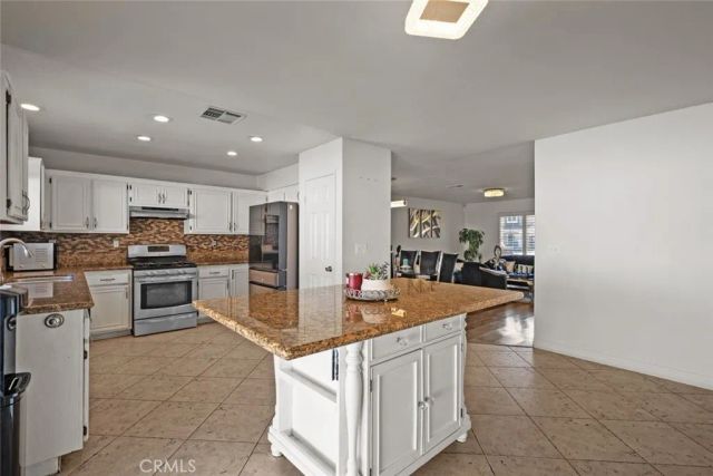 39252 Botticelli Drive, Palmdale, CA 93551