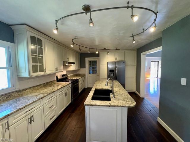 1549 Sagewood DR, Virginia Beach, VA 23455
