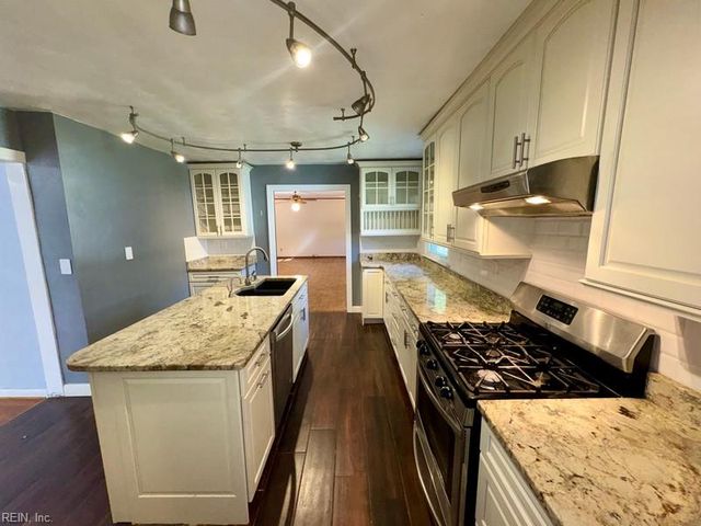 1549 Sagewood DR, Virginia Beach, VA 23455