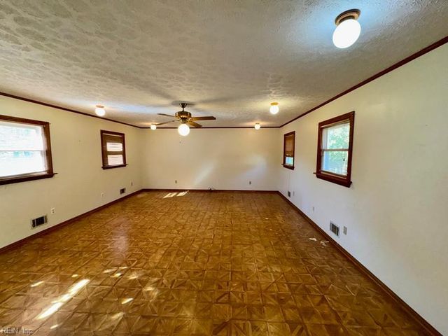 1549 Sagewood DR, Virginia Beach, VA 23455