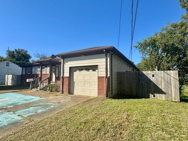 1549 Sagewood DR, Virginia Beach, VA 23455