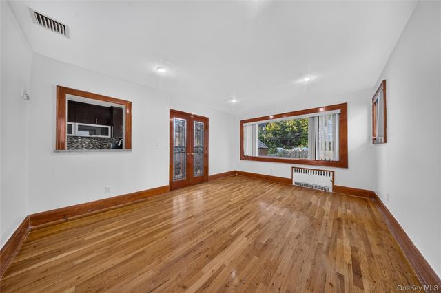 46-19 Iris Lane, Great Neck, NY 11020