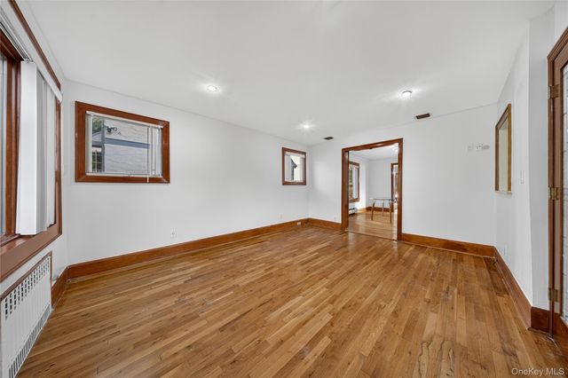 46-19 Iris Lane, Great Neck, NY 11020