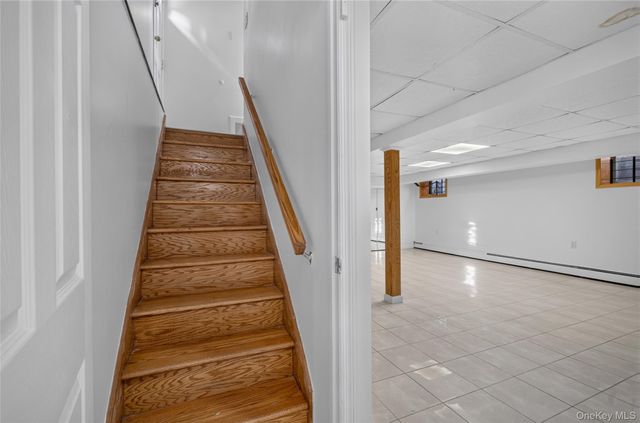 46-19 Iris Lane, Great Neck, NY 11020