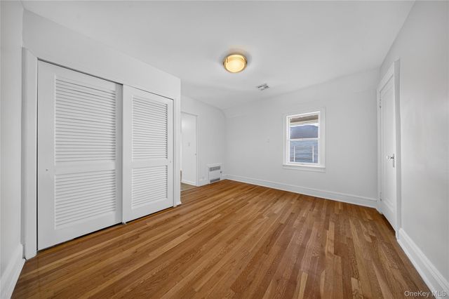 46-19 Iris Lane, Great Neck, NY 11020