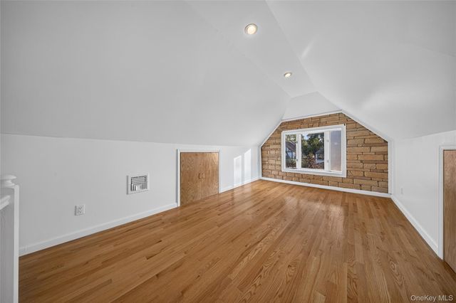 46-19 Iris Lane, Great Neck, NY 11020