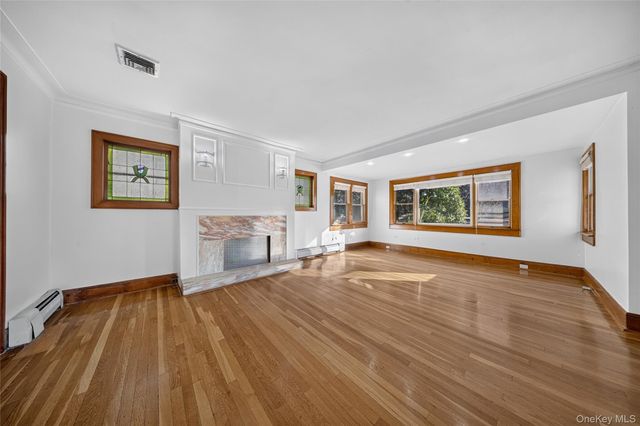 46-19 Iris Lane, Great Neck, NY 11020