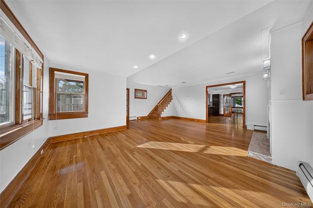46-19 Iris Lane, Great Neck, NY 11020