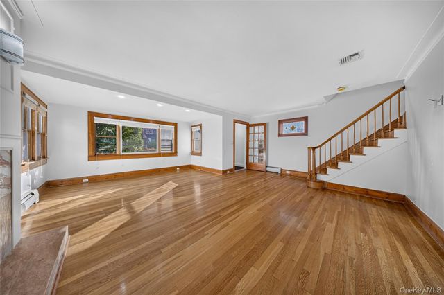 46-19 Iris Lane, Great Neck, NY 11020