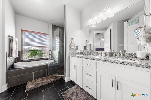 105 E Doucet Cove, Hutto, TX 78634