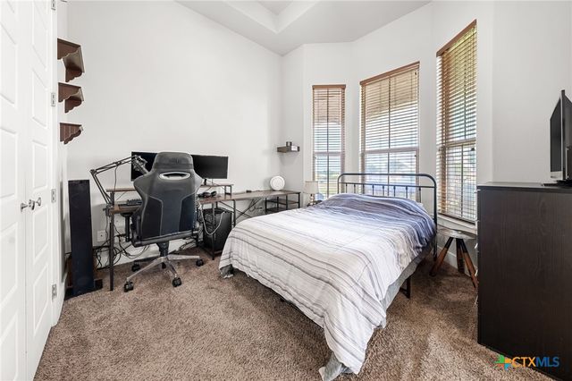 105 E Doucet Cove, Hutto, TX 78634
