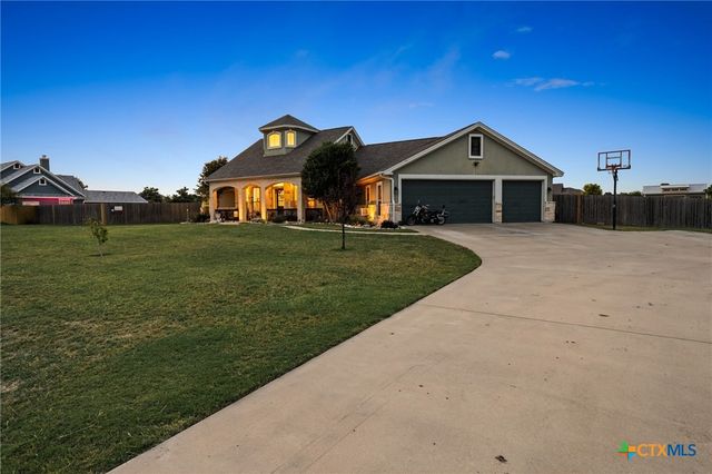 105 E Doucet Cove, Hutto, TX 78634