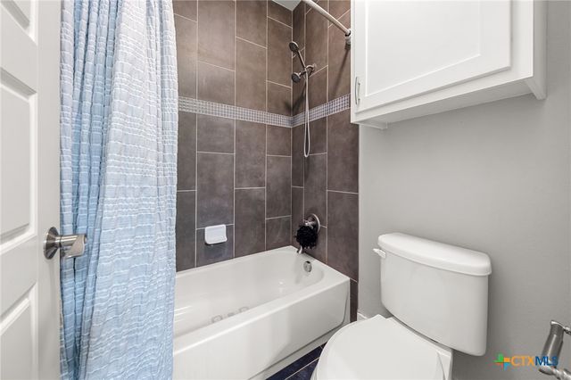 105 E Doucet Cove, Hutto, TX 78634