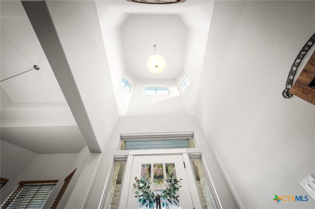 105 E Doucet Cove, Hutto, TX 78634