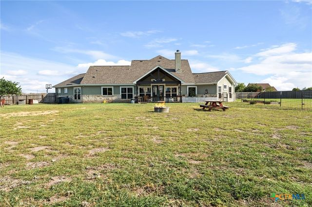 105 E Doucet Cove, Hutto, TX 78634