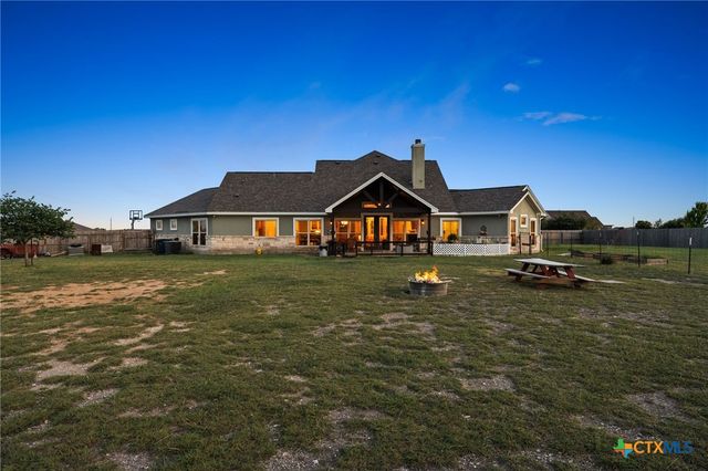 105 E Doucet Cove, Hutto, TX 78634
