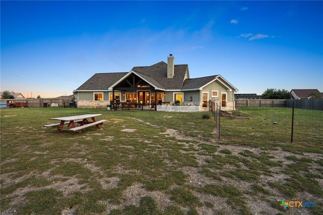 105 E Doucet Cove, Hutto, TX 78634