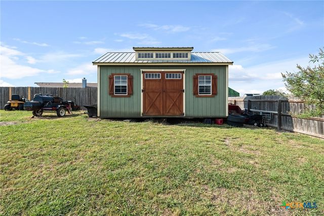 105 E Doucet Cove, Hutto, TX 78634