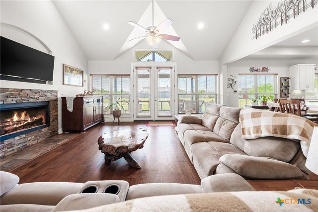 105 E Doucet Cove, Hutto, TX 78634