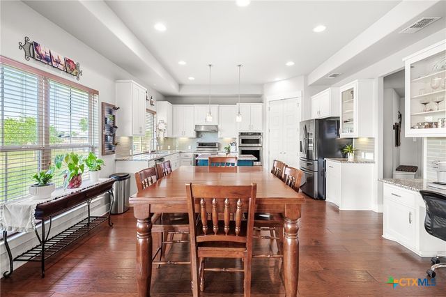 105 E Doucet Cove, Hutto, TX 78634