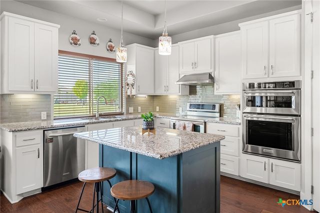 105 E Doucet Cove, Hutto, TX 78634