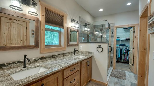 38 Edgewater Lane, Blairsville, GA 30512