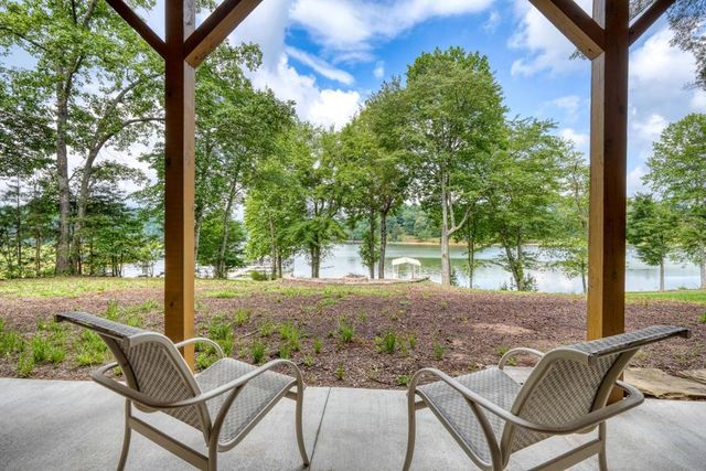 38 Edgewater Lane, Blairsville, GA 30512