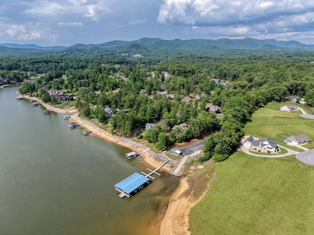 38 Edgewater Lane, Blairsville, GA 30512