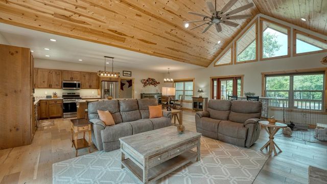 38 Edgewater Lane, Blairsville, GA 30512