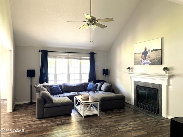 1901 E Sadie Lane, Joplin, MO 64801