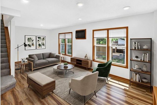 2207 Holloway Avenue E, North Saint Paul, MN 55109