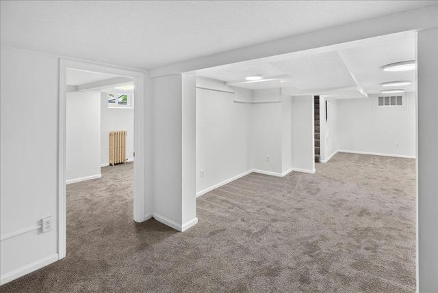 2207 Holloway Avenue E, North Saint Paul, MN 55109