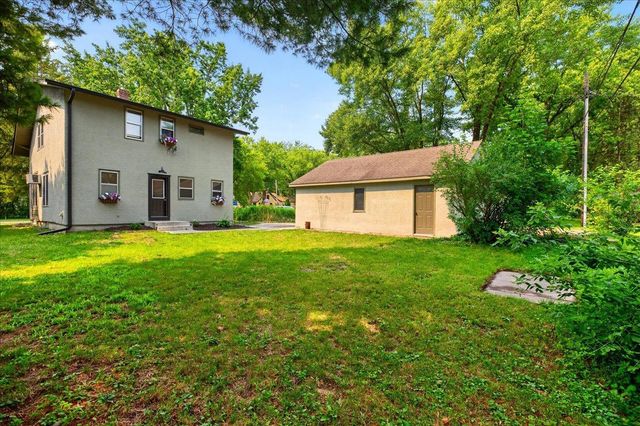 2207 Holloway Avenue E, North Saint Paul, MN 55109