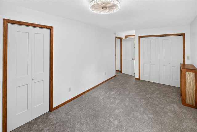 2207 Holloway Avenue E, North Saint Paul, MN 55109