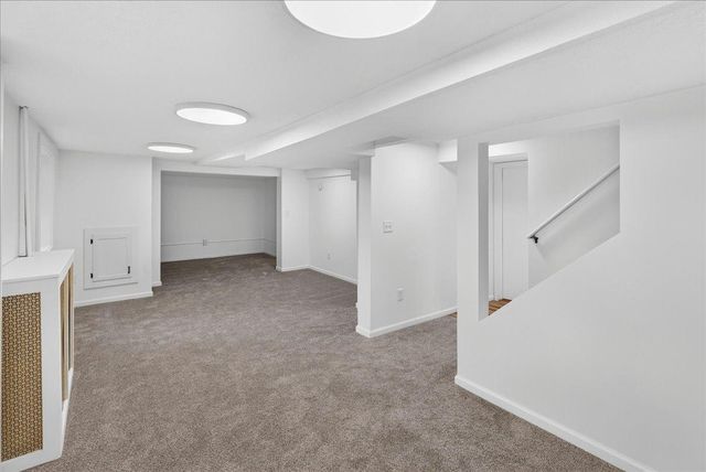 2207 Holloway Avenue E, North Saint Paul, MN 55109