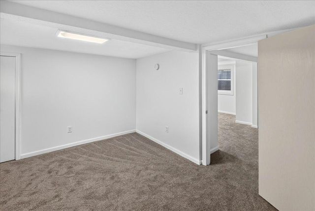 2207 Holloway Avenue E, North Saint Paul, MN 55109