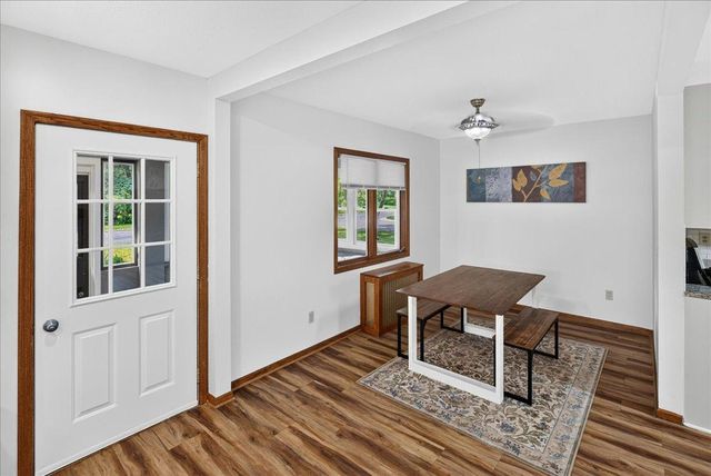 2207 Holloway Avenue E, North Saint Paul, MN 55109