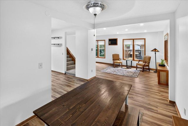 2207 Holloway Avenue E, North Saint Paul, MN 55109