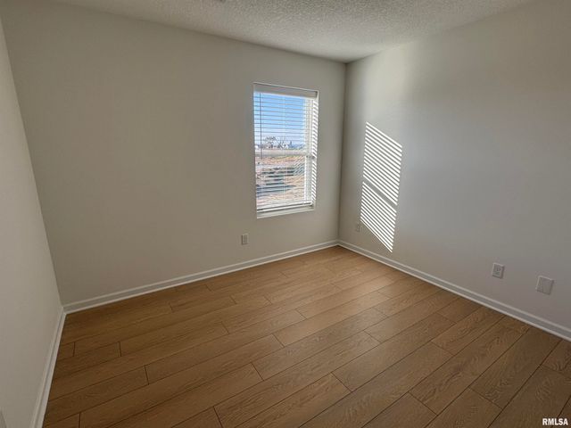 5888 BUTTERFIELD Drive, Bettendorf, IA 52722