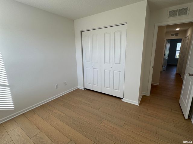 5888 BUTTERFIELD Drive, Bettendorf, IA 52722