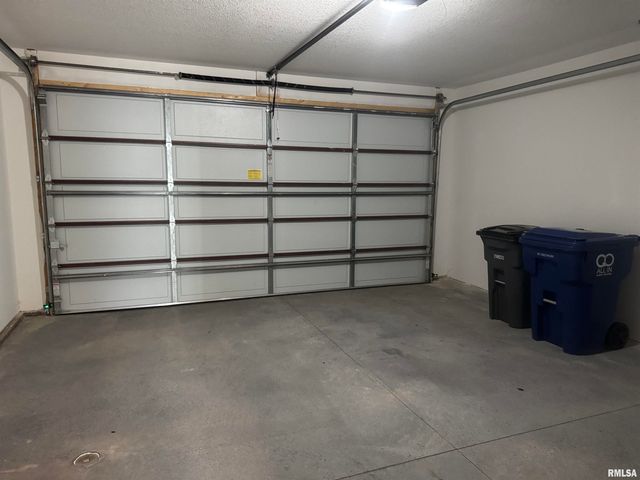 5888 BUTTERFIELD Drive, Bettendorf, IA 52722