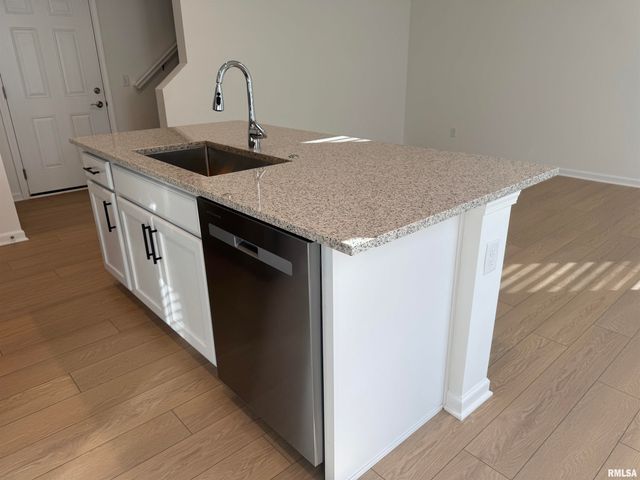 5888 BUTTERFIELD Drive, Bettendorf, IA 52722