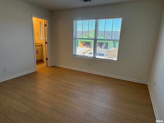 5888 BUTTERFIELD Drive, Bettendorf, IA 52722