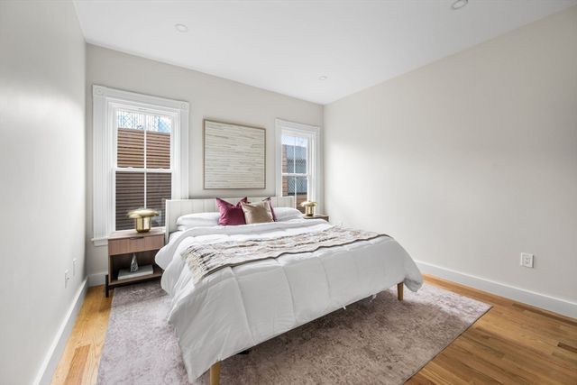 14 Harbor View St 1, Boston, MA 02125