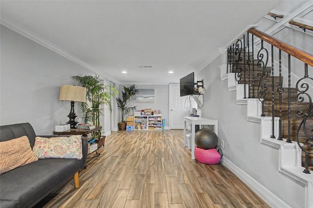 2217 Grover Avenue, Galveston, TX 77551